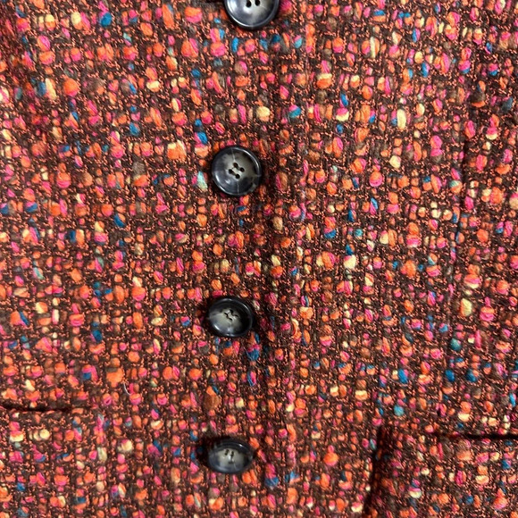 Jones New York Petite 12P cropped wool blend blazer. Tweedy material, gorgeous! - Picture 6 of 8